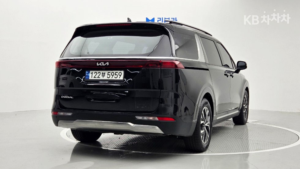 Kia Carnival — miniaturë 4