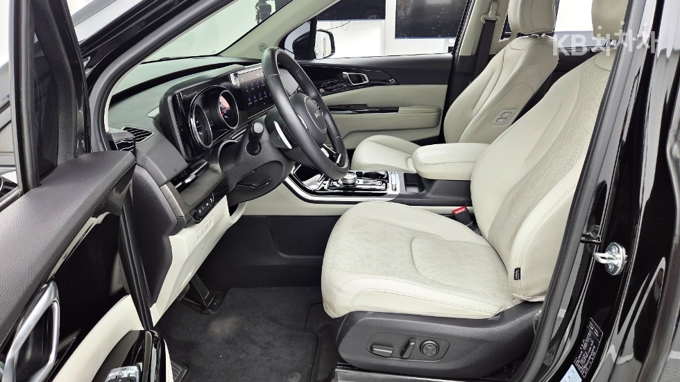 Kia Carnival — miniaturë 7