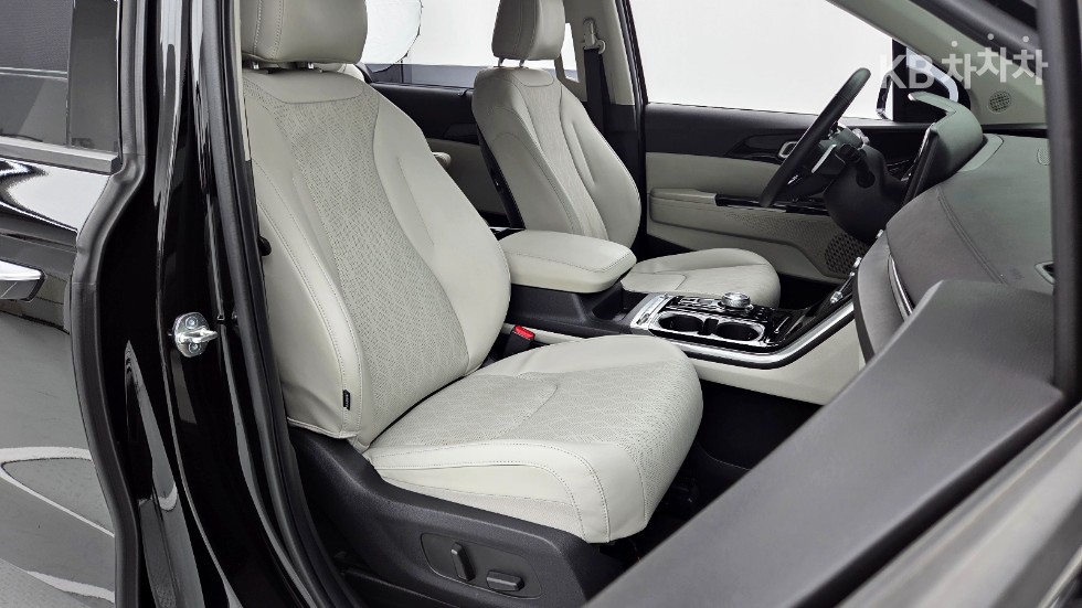 Kia Carnival — miniaturë 11