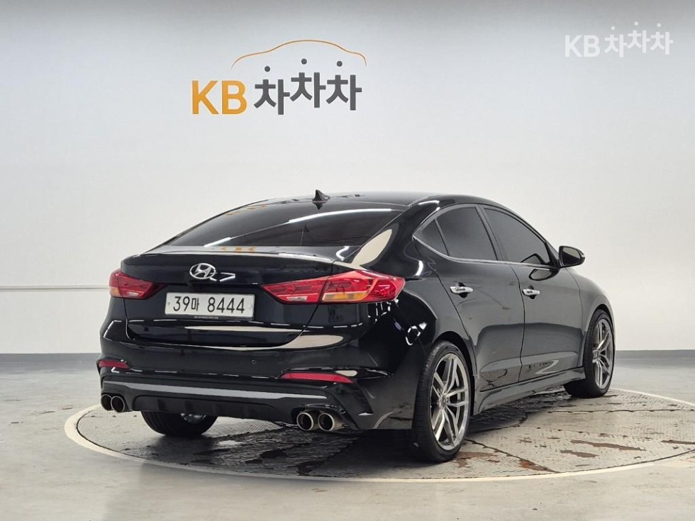 Hyundai Elantra — miniaturë 3