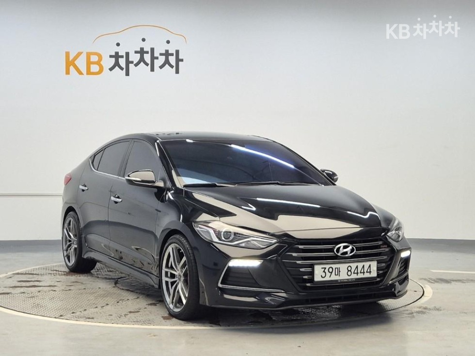 Hyundai Elantra — miniaturë 4