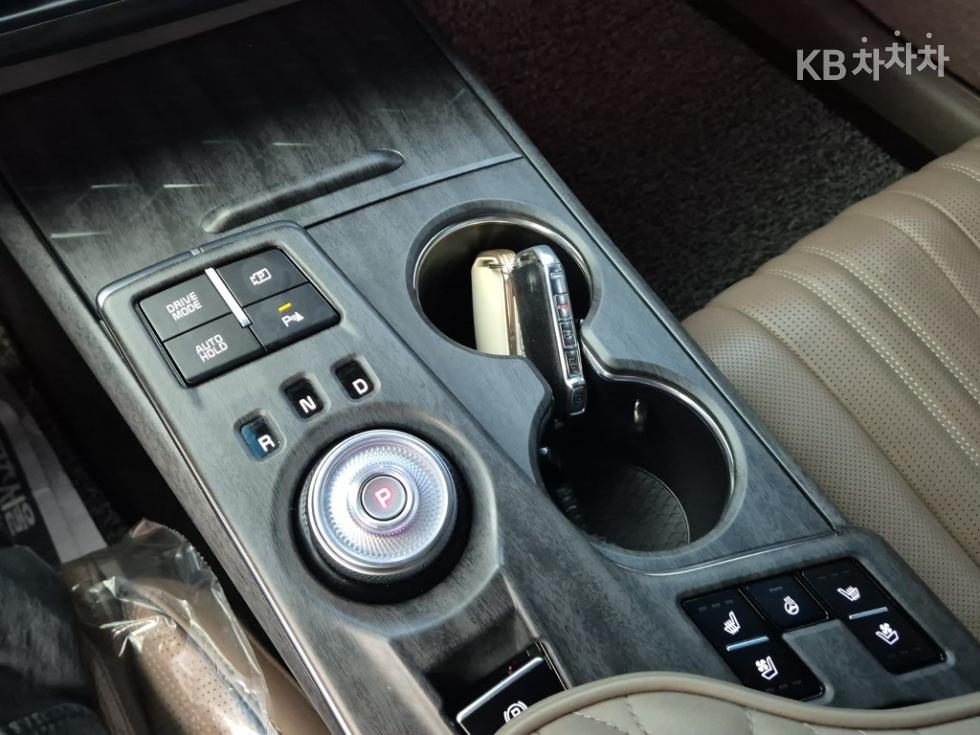 Kia K8 — miniaturë 8