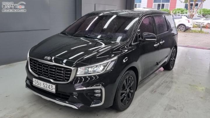 Kia Carnival 9-Seater Noblesse Special — foto 1