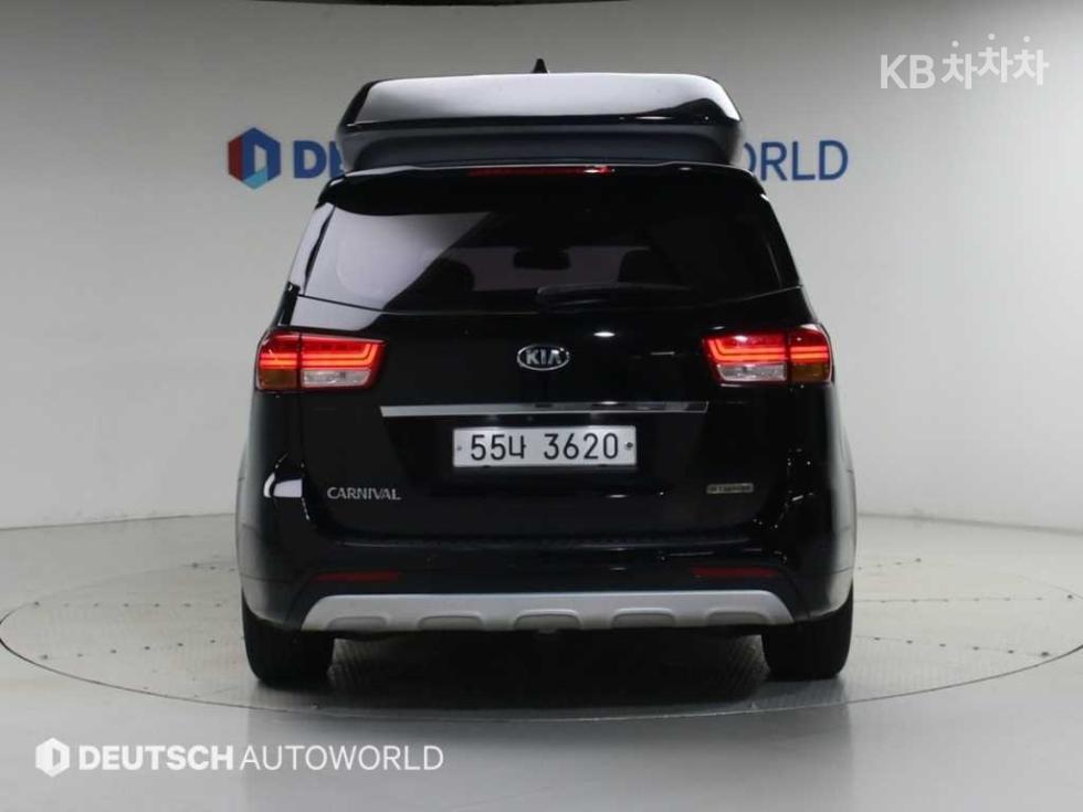 Kia Carnival — miniaturë 4