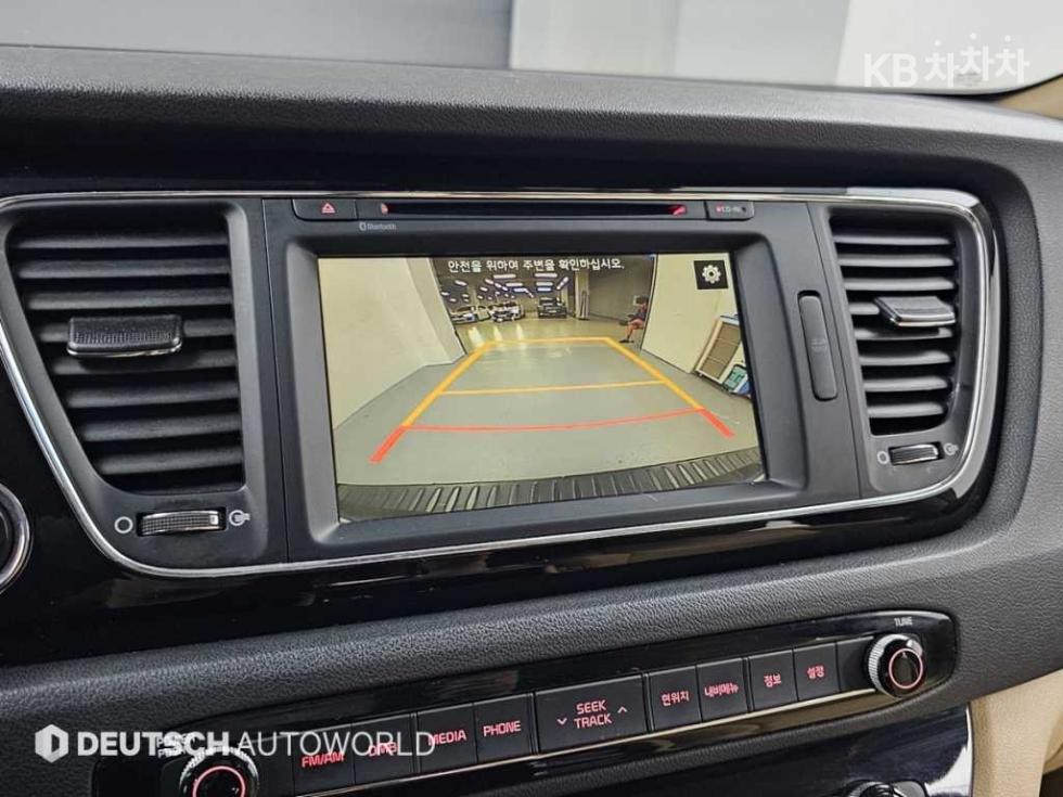 Kia Carnival — miniaturë 15