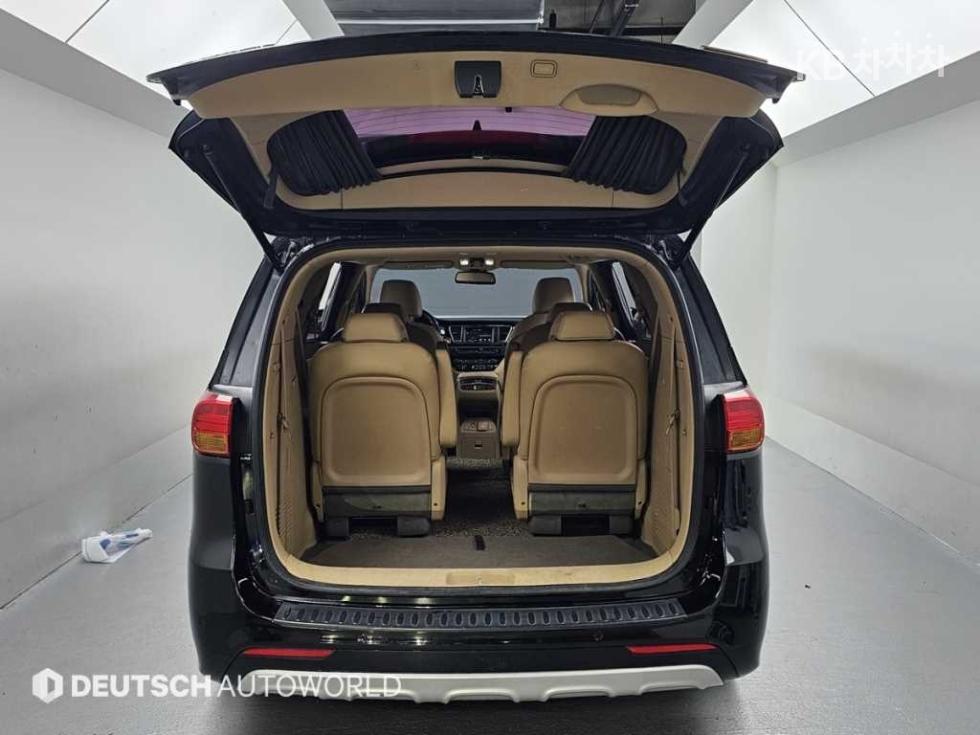 Kia Carnival — miniaturë 19