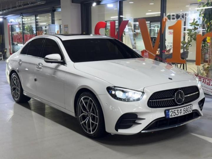 Mercedes-Benz E-klasse — miniaturë 2