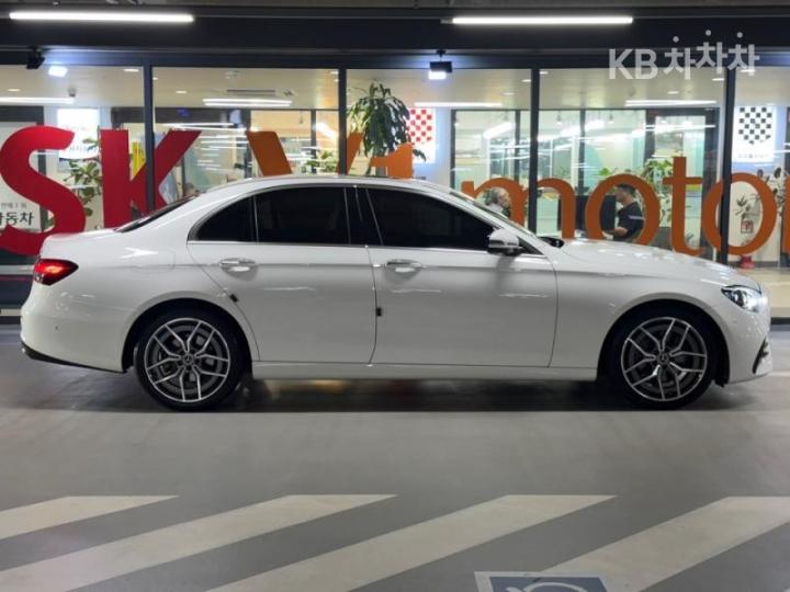 Mercedes-Benz E-klasse — miniaturë 3