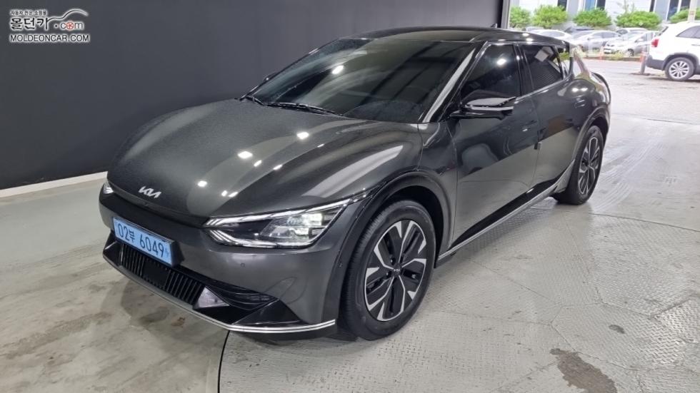 기아 EV6 2022년식 기아 EV6 롱 레인지 2WD 어스