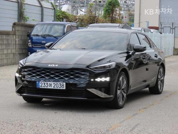 Kia K8 — miniaturë 2