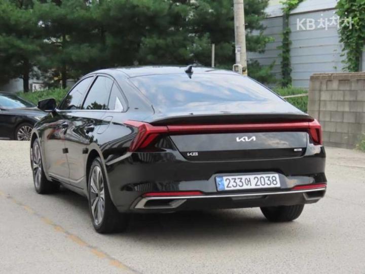 Kia K8 — miniaturë 3
