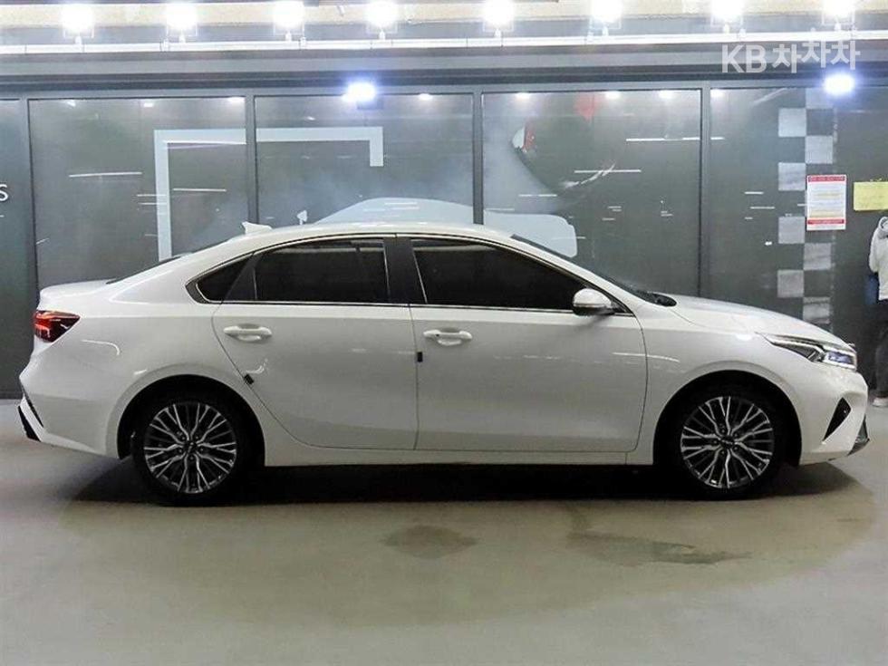 Kia K3 — miniaturë 3