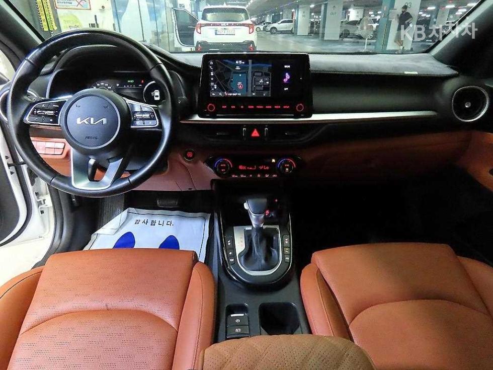 Kia K3 — miniaturë 10