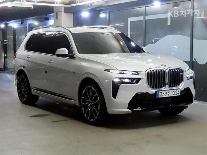 BMW X7 xDrive 40i M Sport — foto 1