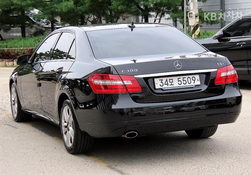Mercedes-Benz E-klasse — miniaturë 3