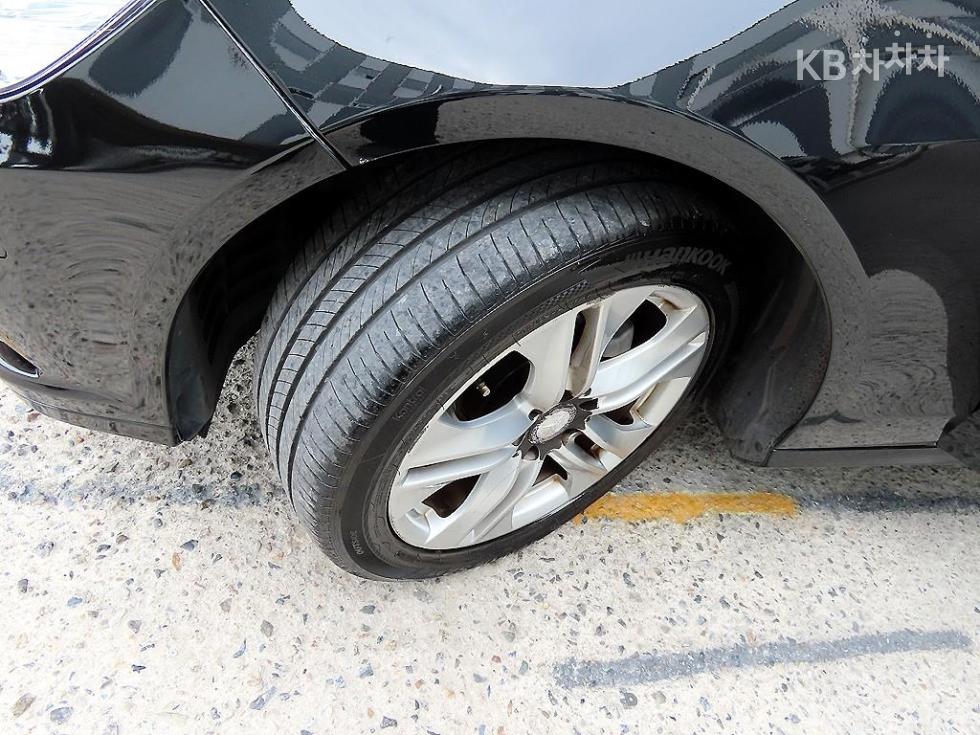 Mercedes-Benz E-klasse — miniaturë 20