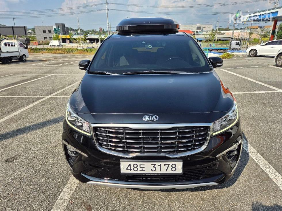 Kia Carnival Noblesse Special — фото 1