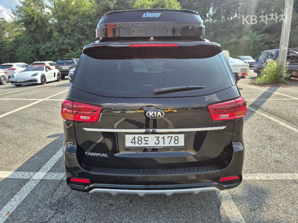 Kia Carnival Noblesse Special — фото 3