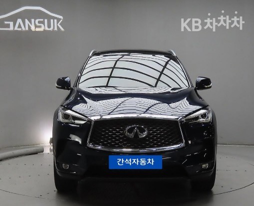 Infiniti QX ESSENTIAL — фото 1