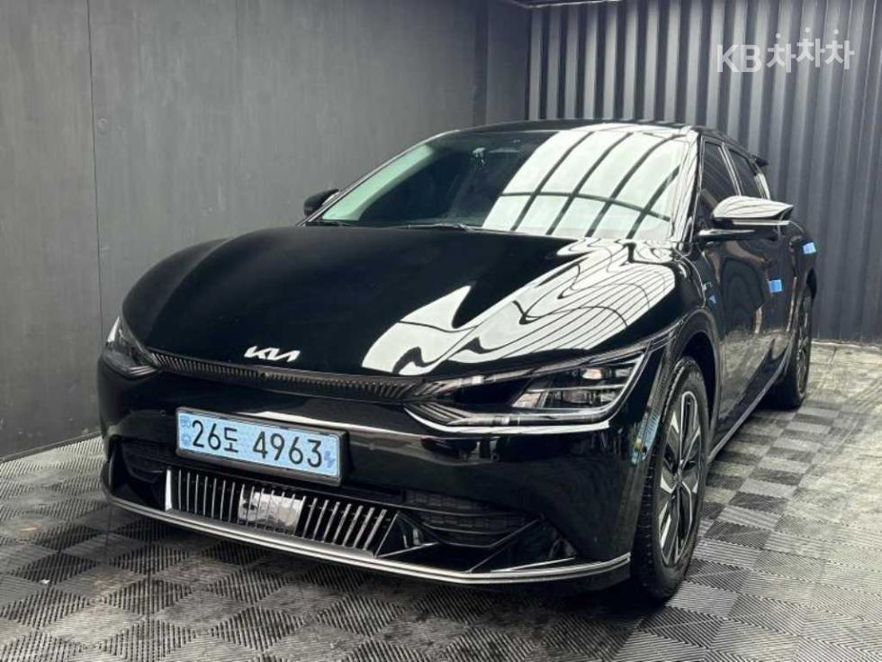 기아 EV6 2022년식 기아 EV6 롱 레인지 2WD 어스