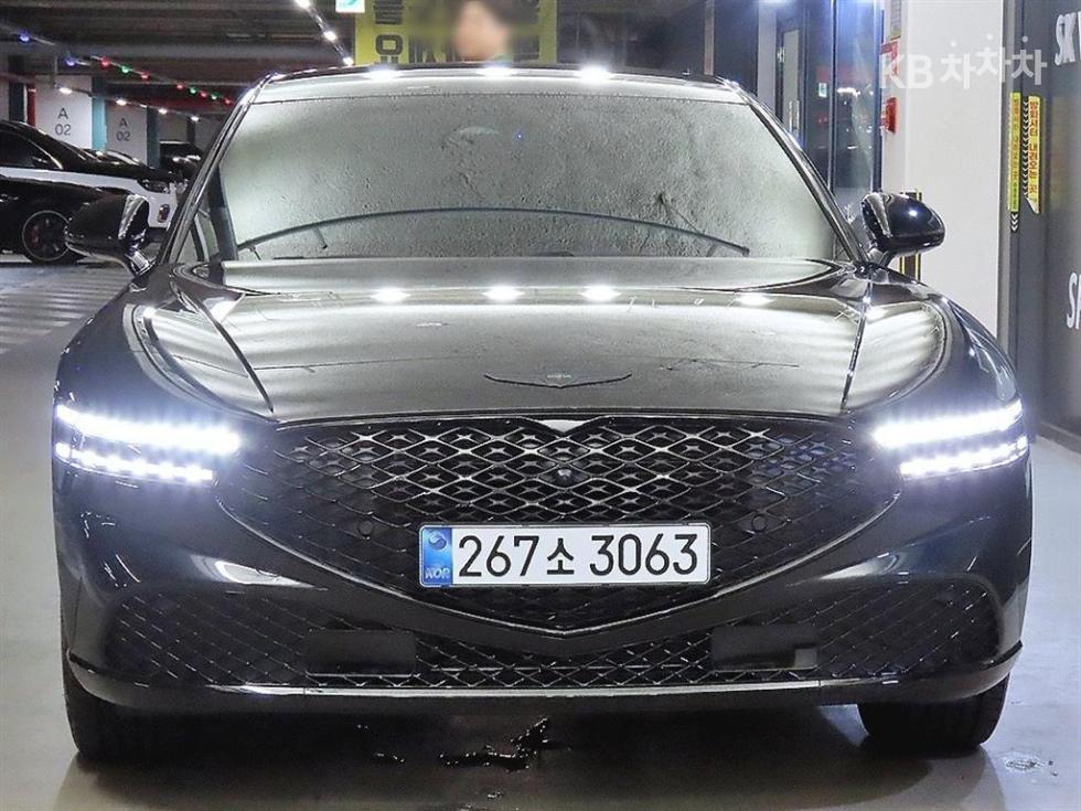 Genesis G90 BASE MODEL — фото 2