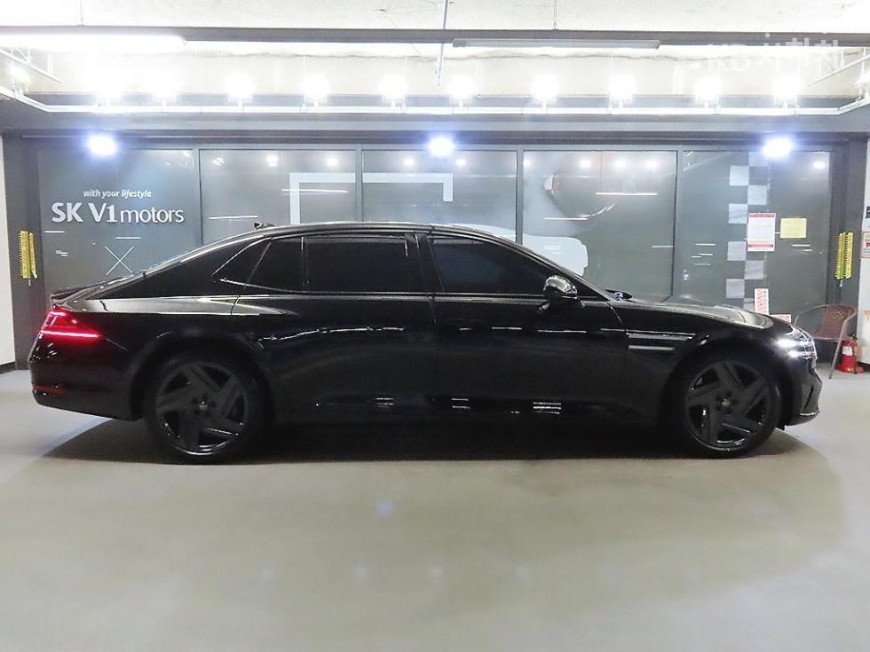 Genesis G90 BASE MODEL — фото 3