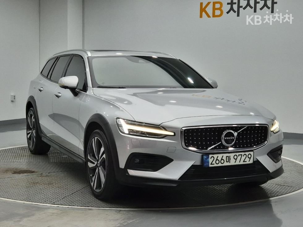 Volvo V60 Pro — фото 4