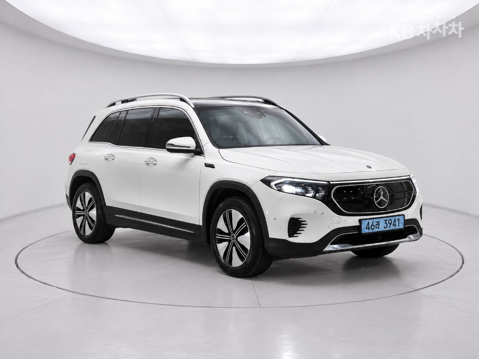 벤츠 EQB 2022년식 벤츠 EQB (X243) EQB 300 4Matic 기본형